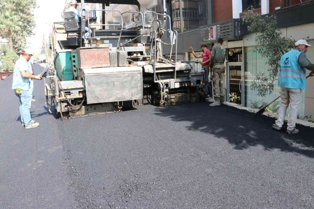 Sıcak asfalt çalışmaları tamamlanıyor