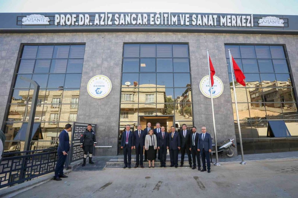 Şimşek, Prof. Dr. Aziz Sancar Eğitim ve Sanat Merkezi’ni ziyaret etti