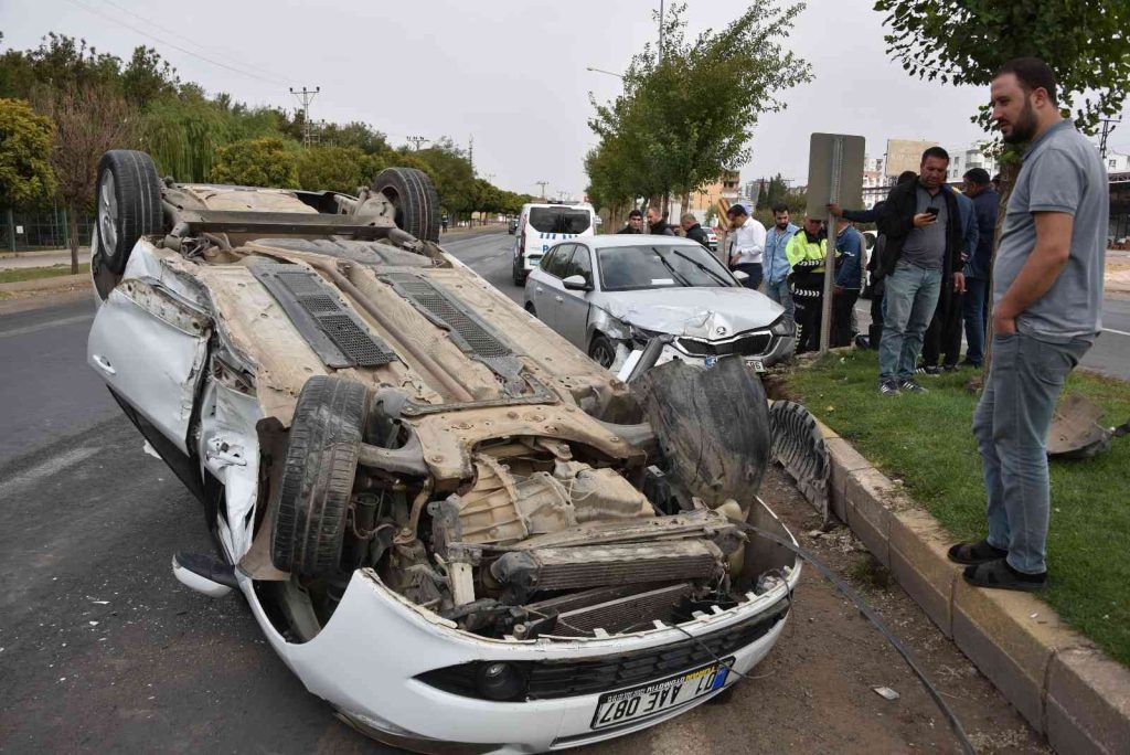 Siverek’te otomobiller çarpıştı: 1 yaralı