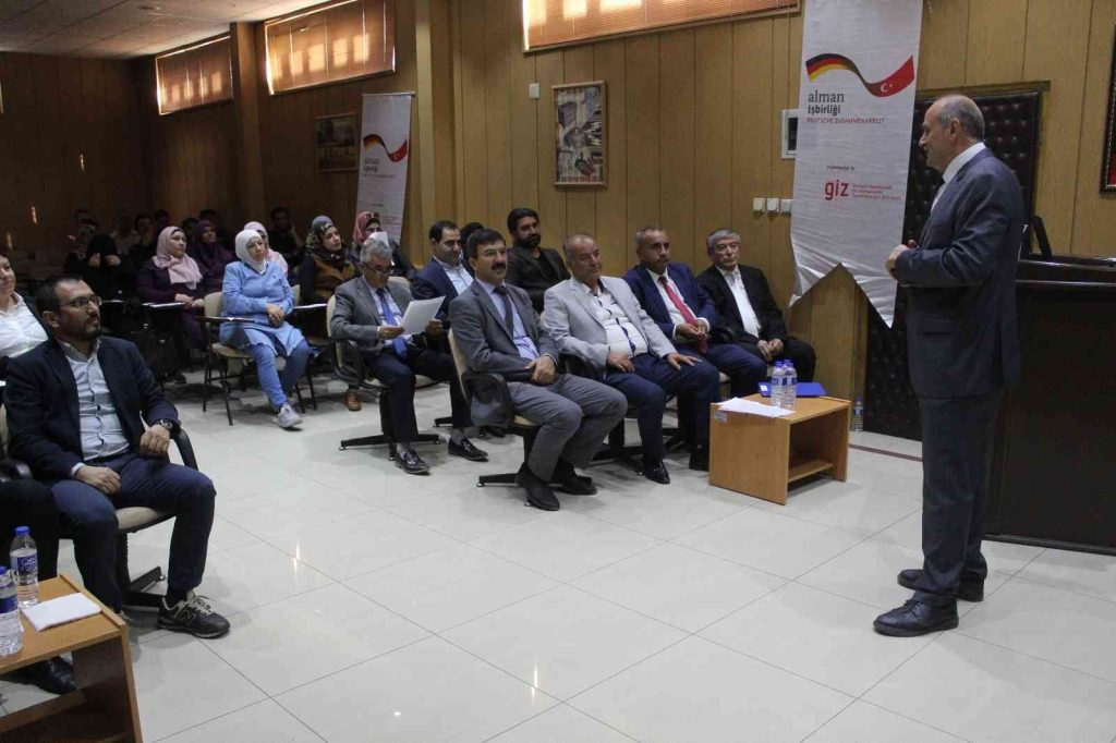 Sürdürülebilir Arıcılık Projesi’ne katılanlar eğitimini tamamlayarak meslek sahibi oldu