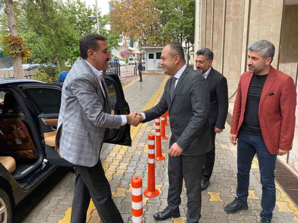 Tüfenkci yeni adliye binası için süre verdi