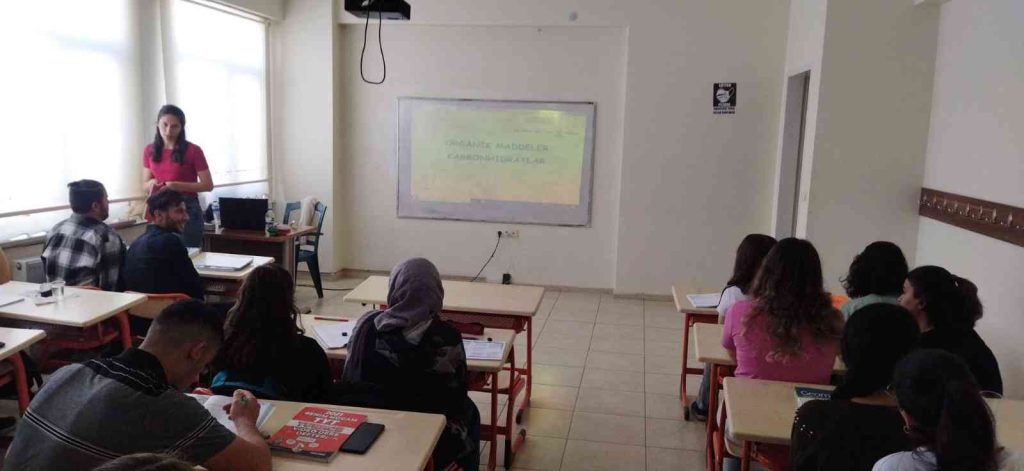 Üniversite adaylarına ’projeksiyonlu sınıflar’ ayrıcalığı