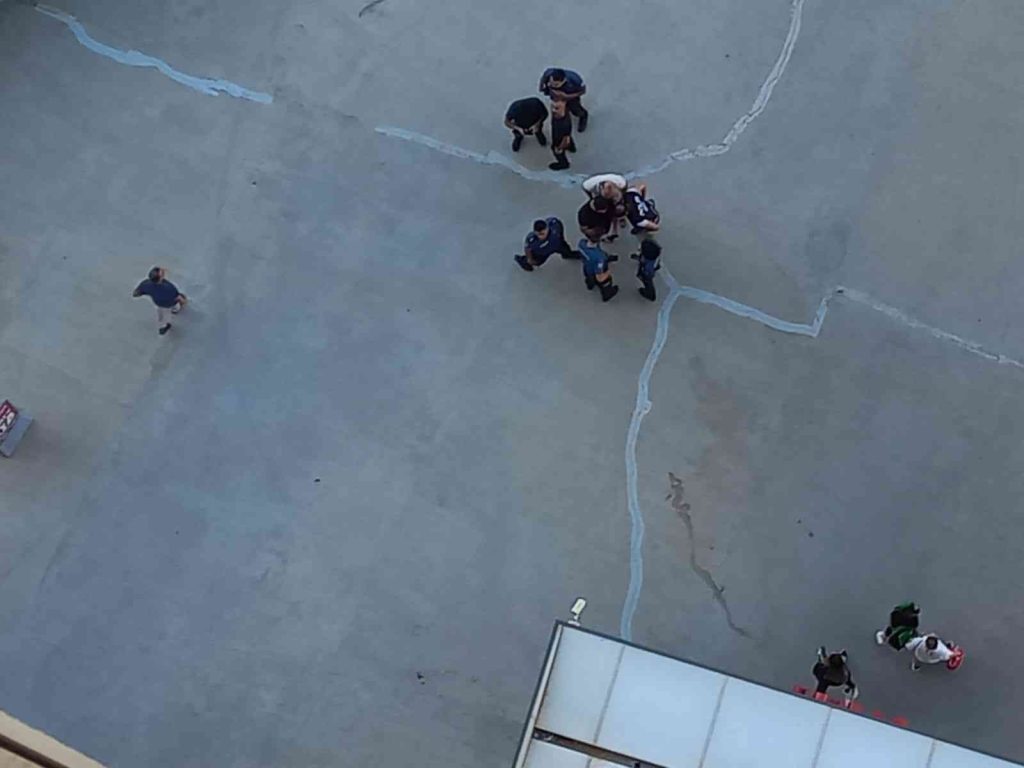 Üniversiteye hazırlanan genç kız kaçak olduğu iddia edilen kurs merkezinde intihar etti