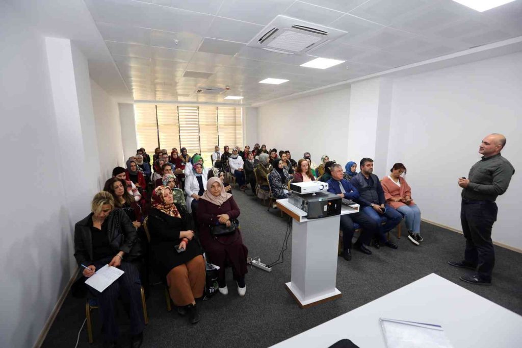 EBEGEM’den kariyer planlama ve iş arama becerileri eğitimi