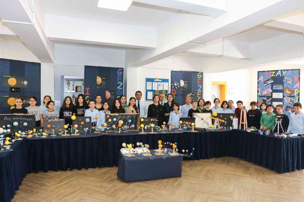 Ortaokul öğrencilerinden uzay sergisi