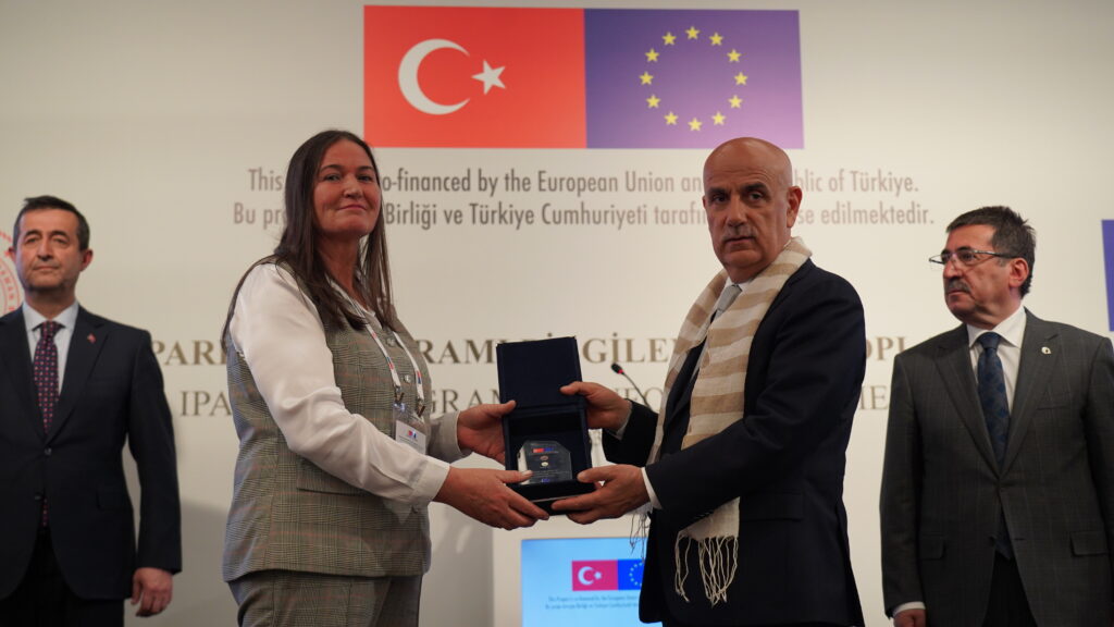 Aysel Kaya Örnek Proje Ödülü Aldı