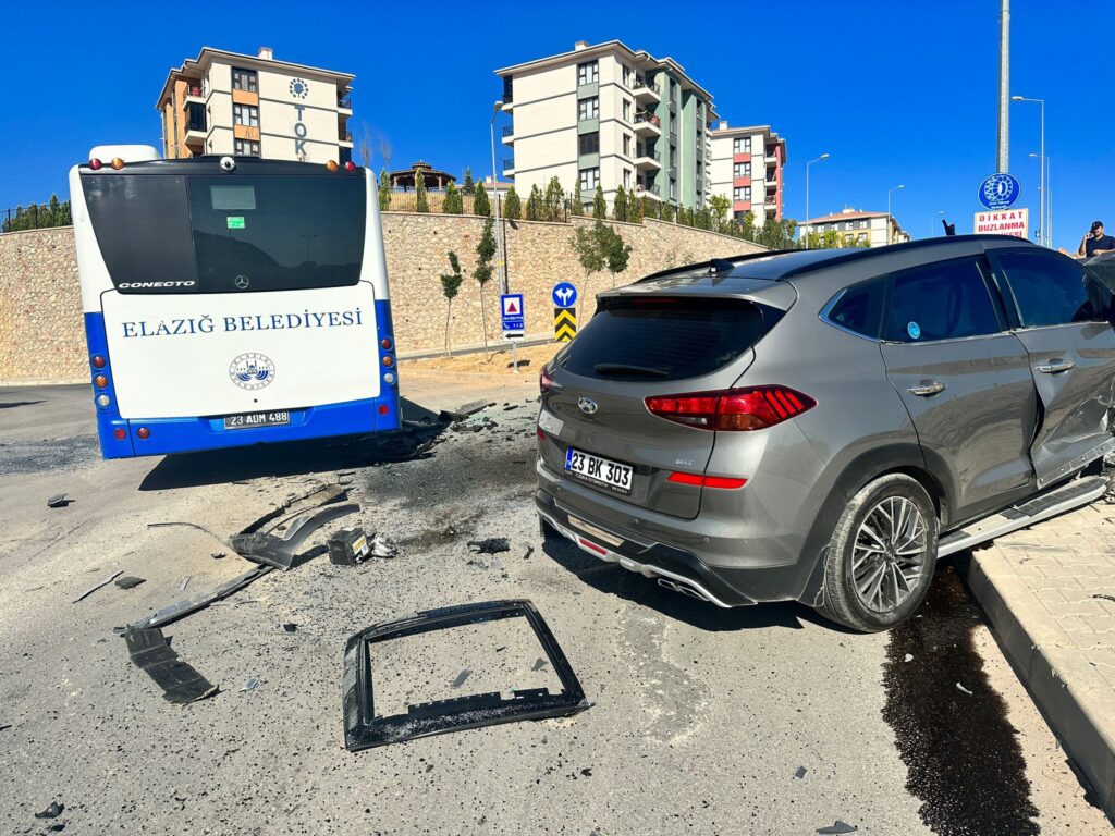Elazığ’da feci kaza: 1’i ağır 3 yaralı