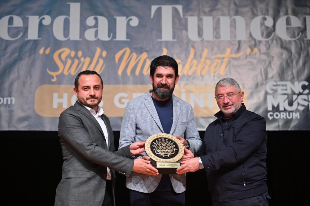 Serdar Tuncer’den Şiirli Muhabbet