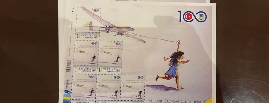 Ukrayna Türkiye Cumhuriyet’inin 100. yılına özel pul pastı