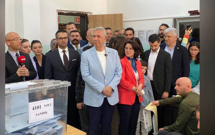 Mansur Yavaş Oyunu Kullandı
